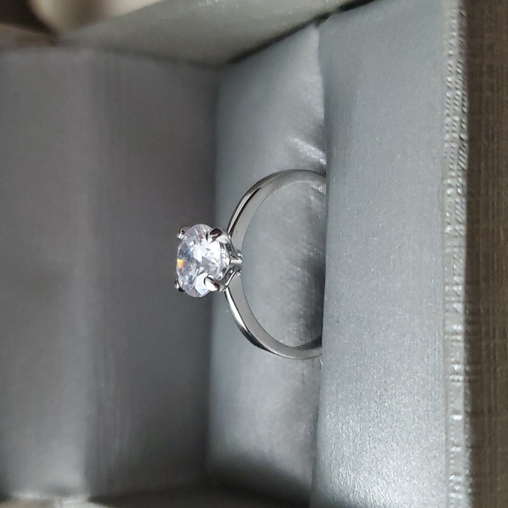 Sterling Silver Solitaire Ring - Picture 2 of 7